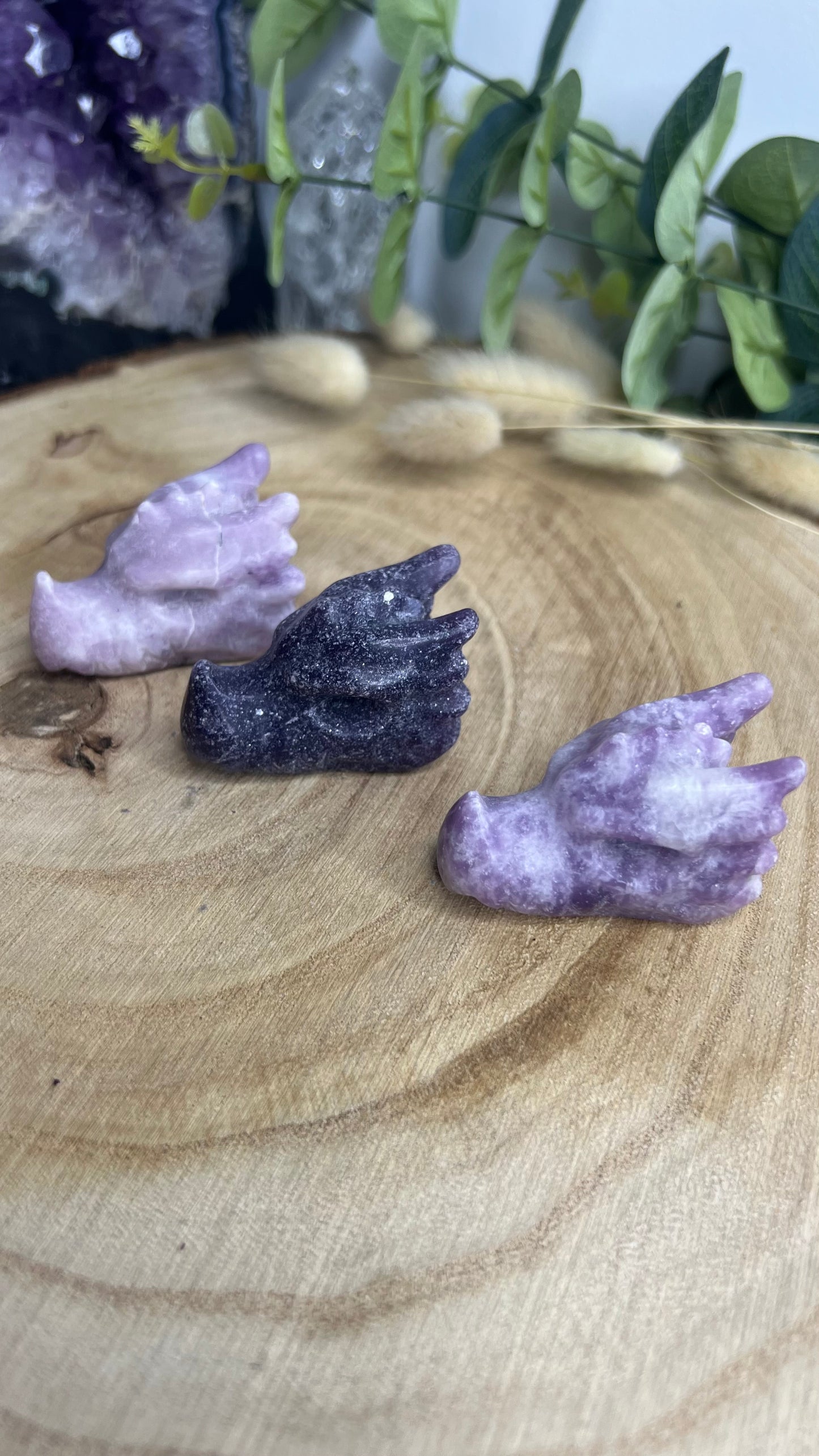 Cristaux violets Lepidolite Reiki Dragonhead (sculptés à la main)