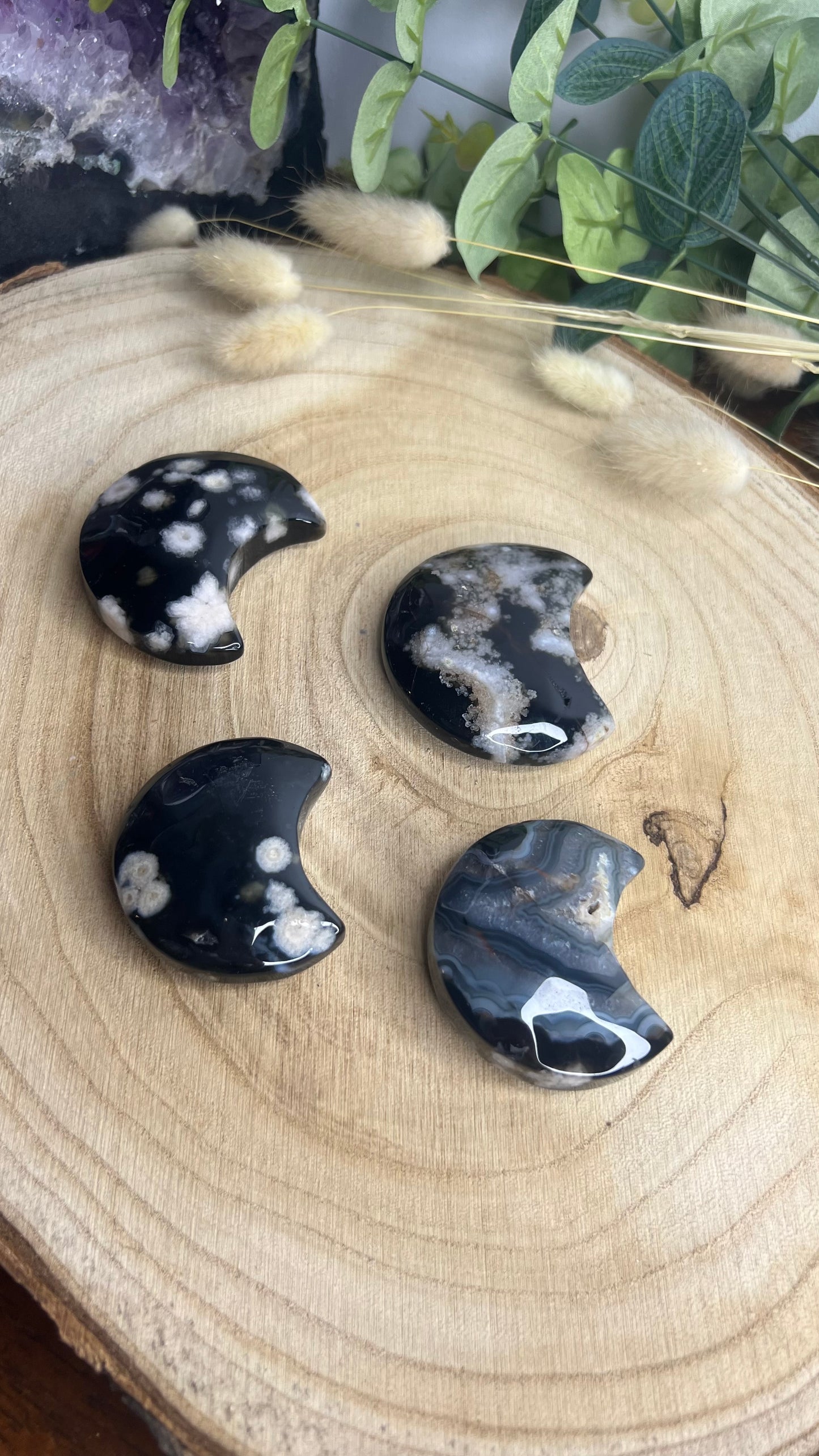 Lune en cristal d’agate noire