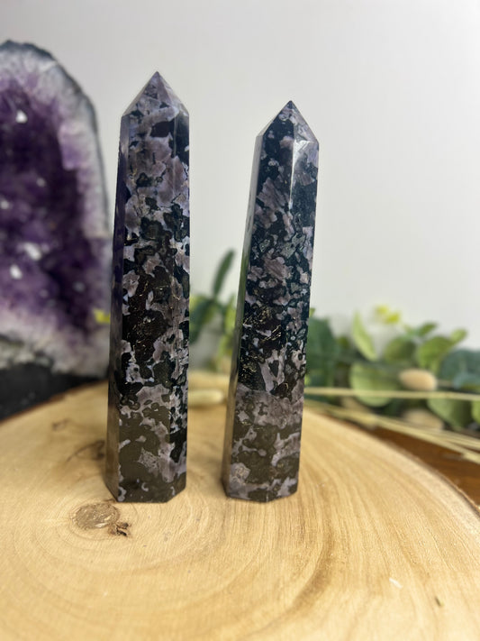 Obélisque Indigo Gabbro