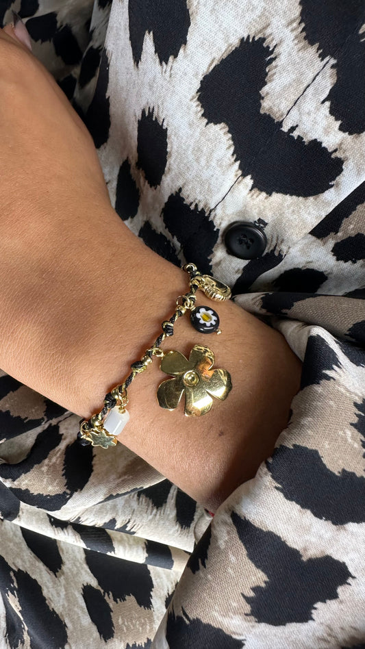Bracelet Doré Tressé avec Breloques Fleurs et Cœur ajustable
