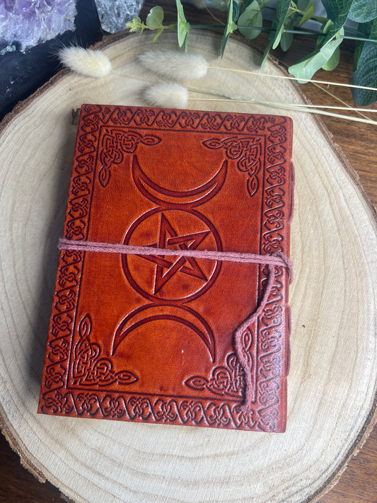 Grimoire en cuir