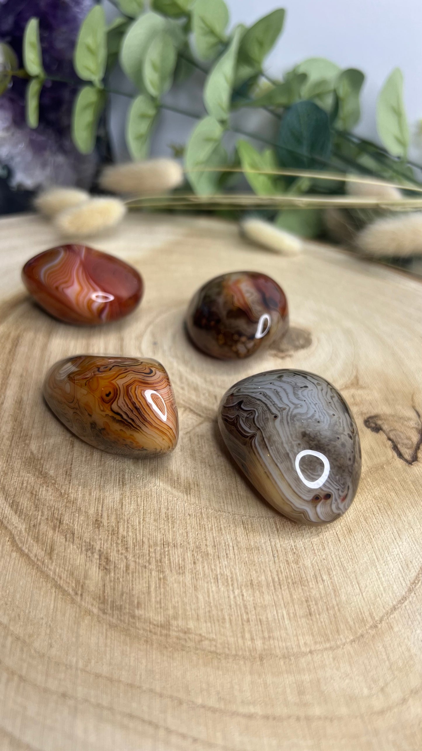 Pierre roulée cornaline rubanée