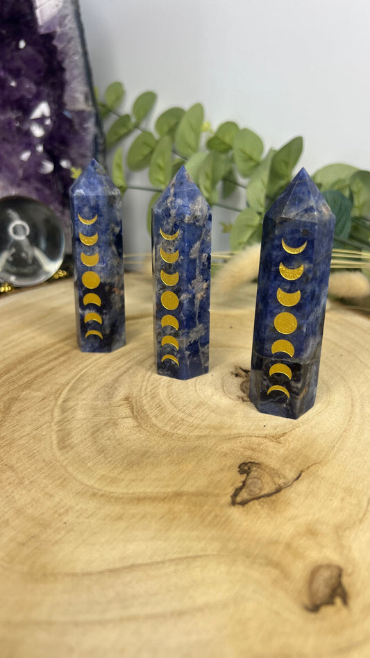 Obélisque sodalite gravée de phase lunaire